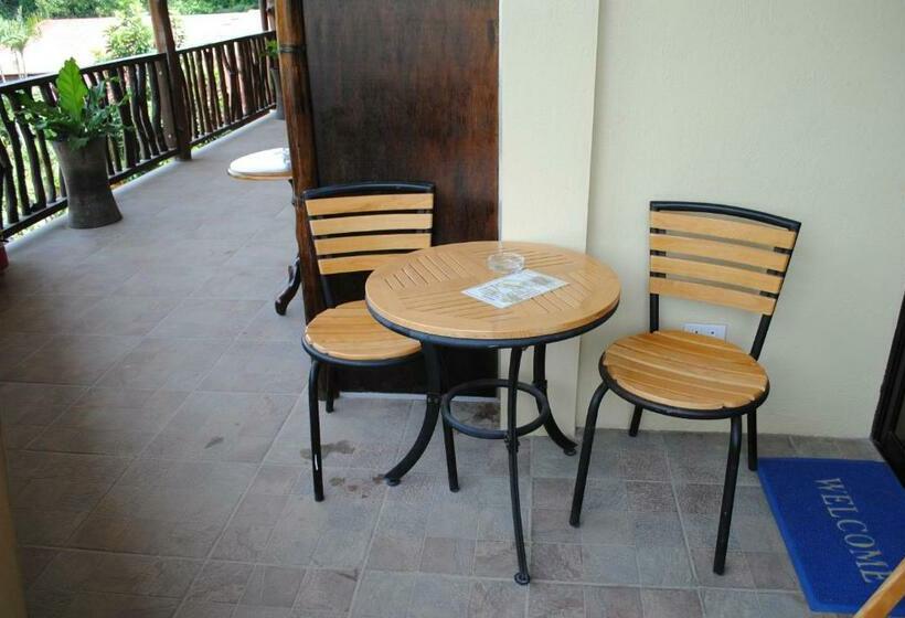 Номер Economy, Captains Lodge And Bar