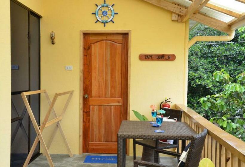 이코노미 룸, Captains Lodge And Bar