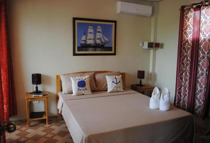 اتاق اکونومی, Captains Lodge And Bar