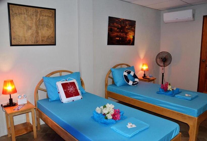 اتاق اکونومی, Captains Lodge And Bar