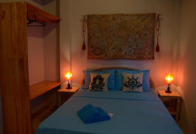 اتاق خانوادگی, Captains Lodge And Bar