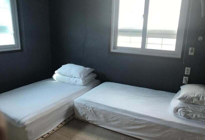 家庭山景房, Grim Garden Guesthouse