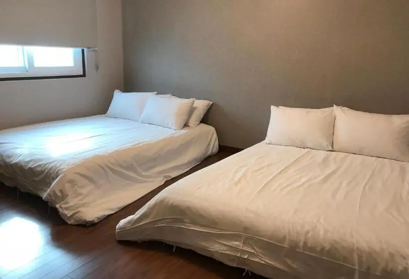 Deluxe-perhehuone, Grim Garden Guesthouse
