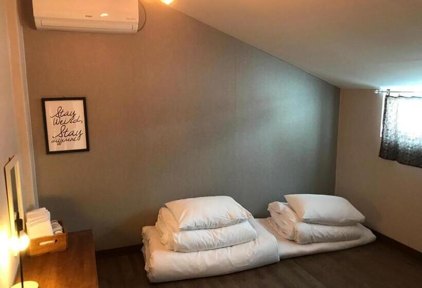 豪华家庭房间, Grim Garden Guesthouse