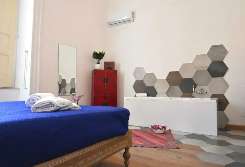 سوییت جونیور, Sunrise B&b