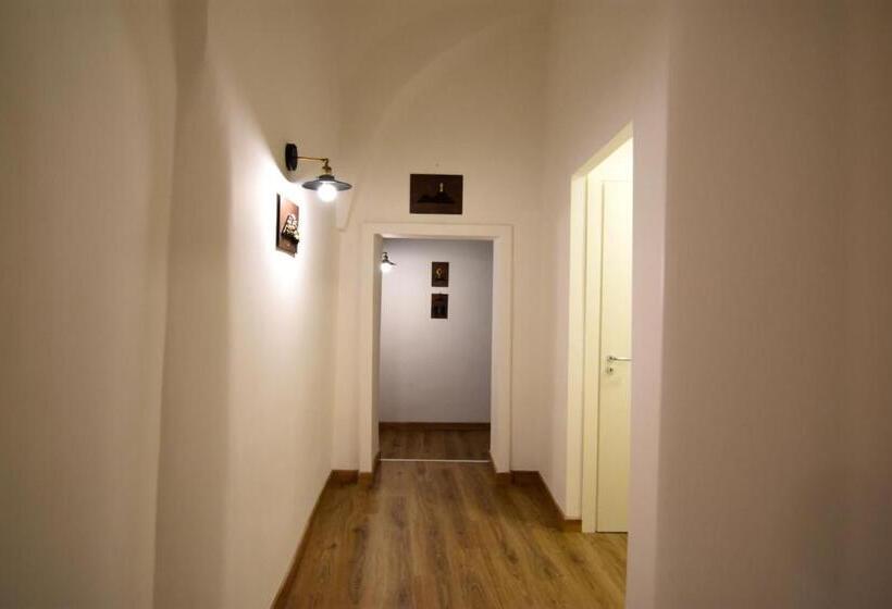سوییت جونیور, Sunrise B&b