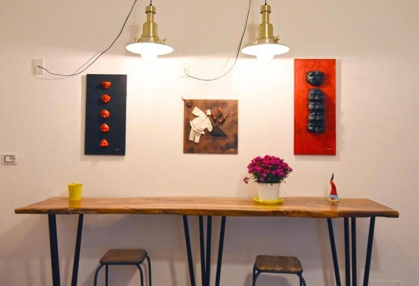 سوییت جونیور, Sunrise B&b