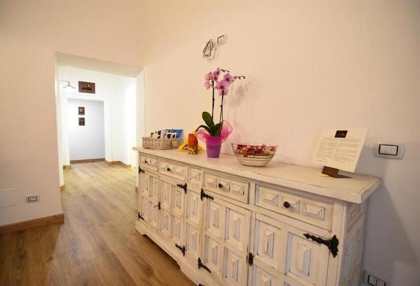 اتاق لوکس با وان آب گرم, Sunrise B&b