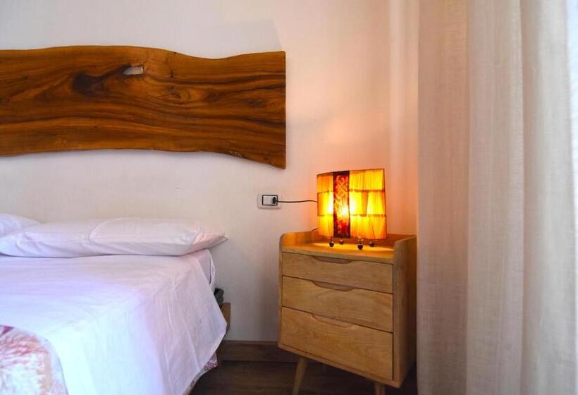 سوئیت با چشم‌انداز دریا و هیدروماساژ, Sunrise B&b