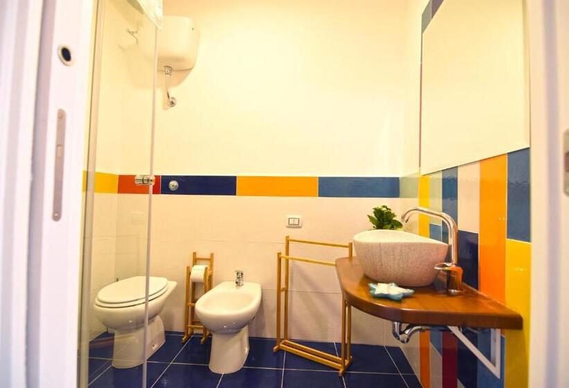 سوییت جونیور, Sunrise B&b