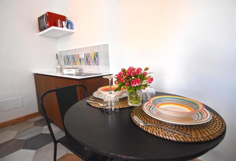 سوییت جونیور, Sunrise B&b