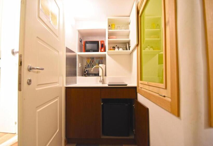 اتاق لوکس با وان آب گرم, Sunrise B&b