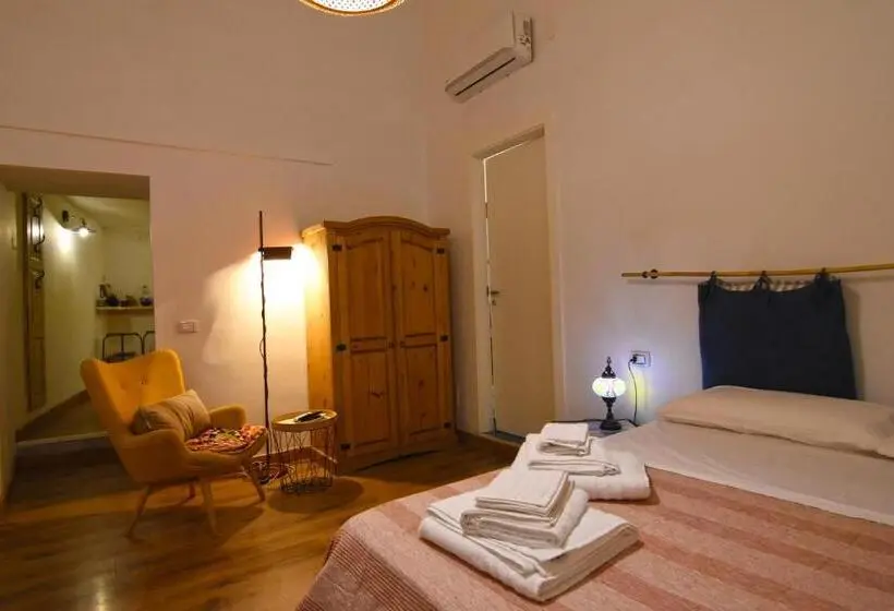 اتاق لوکس با وان آب گرم, Sunrise B&b