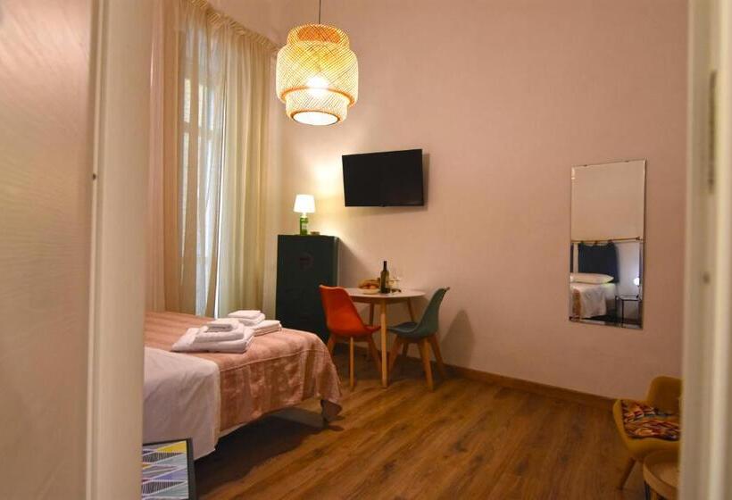 اتاق لوکس با وان آب گرم, Sunrise B&b
