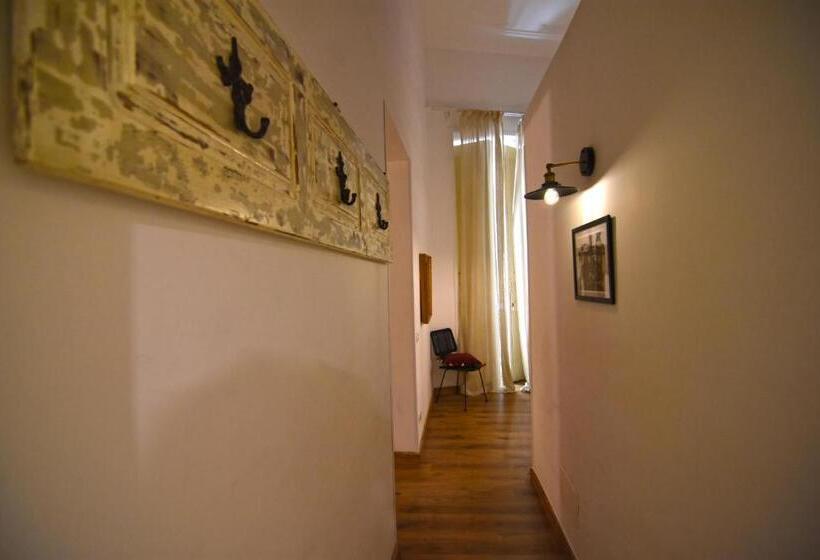 سوئیت با چشم‌انداز دریا و هیدروماساژ, Sunrise B&b