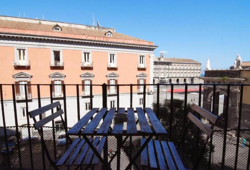 سوئیت با چشم‌انداز دریا و هیدروماساژ, Sunrise B&b