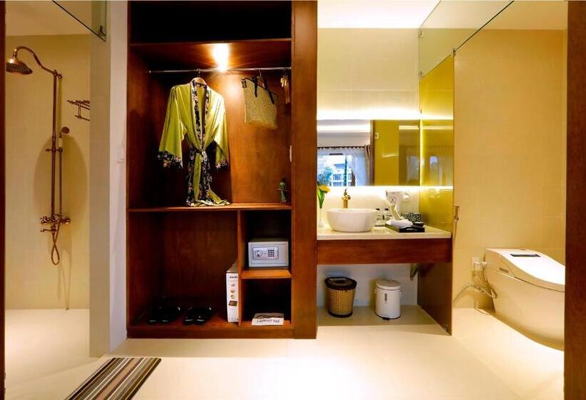 اتاق استاندارد با تخت بزرگ, Azumi