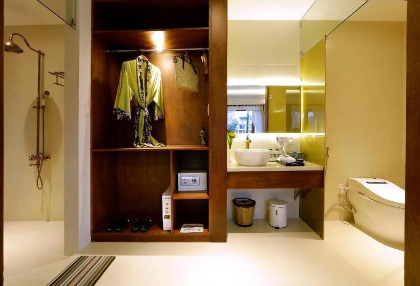 اتاق اجرایی, Azumi