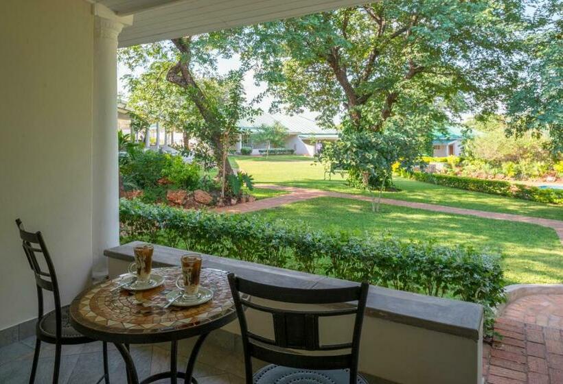 اتاق استاندارد با تخت بزرگ, Batonka Guest Lodge