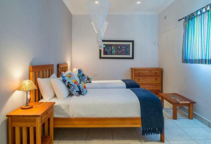 اتاق استاندارد با تخت بزرگ, Batonka Guest Lodge