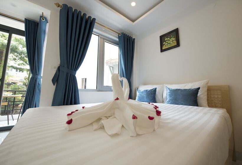 اتاق لوکس با بالکن, Hanoi Holiday