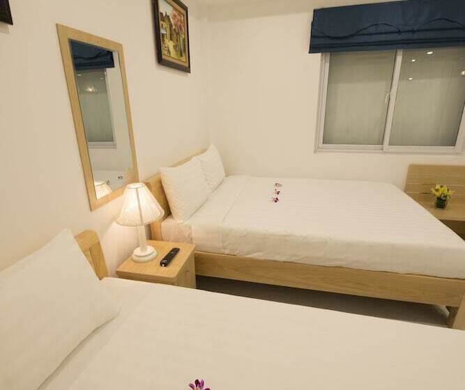 اتاق سوپریور سه تخته, Hanoi Holiday