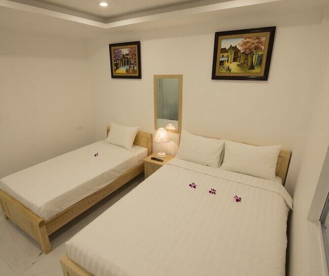 اتاق سوپریور سه تخته, Hanoi Holiday