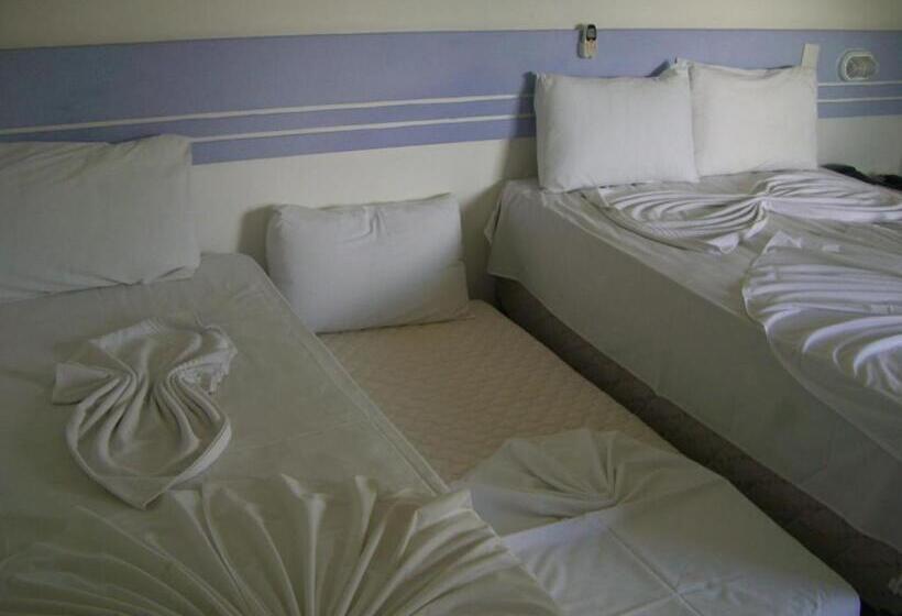 4인용 스탠다드 룸, Ponta De Areia