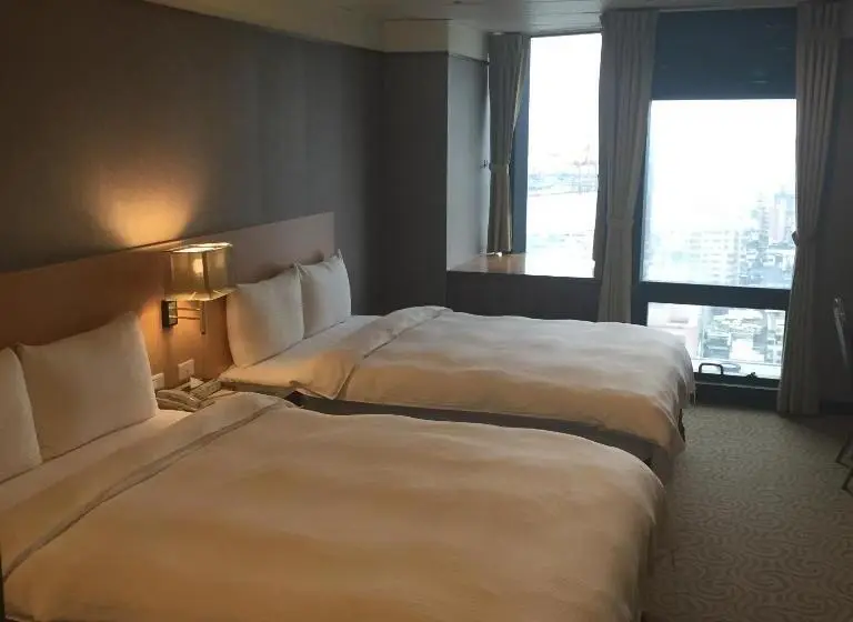 اتاق استاندارد چهار تخته, Rhine Inn