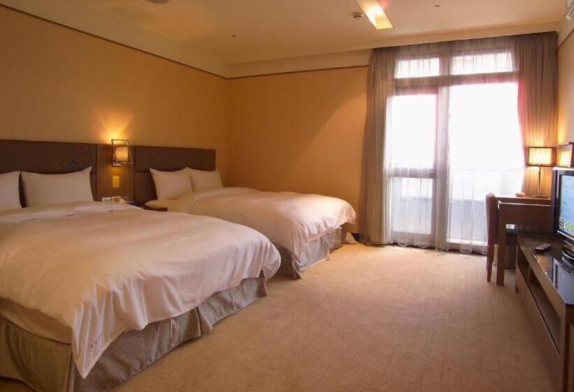 اتاق استاندارد چهار تخته, Rhine Inn