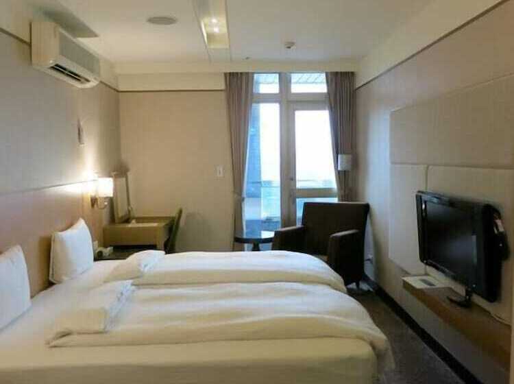 اتاق استاندارد با چشم‌انداز دریا, Rhine Inn