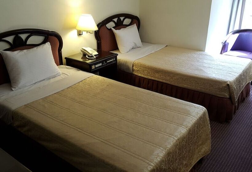 اتاق استاندارد سه نفره, Sun Wang