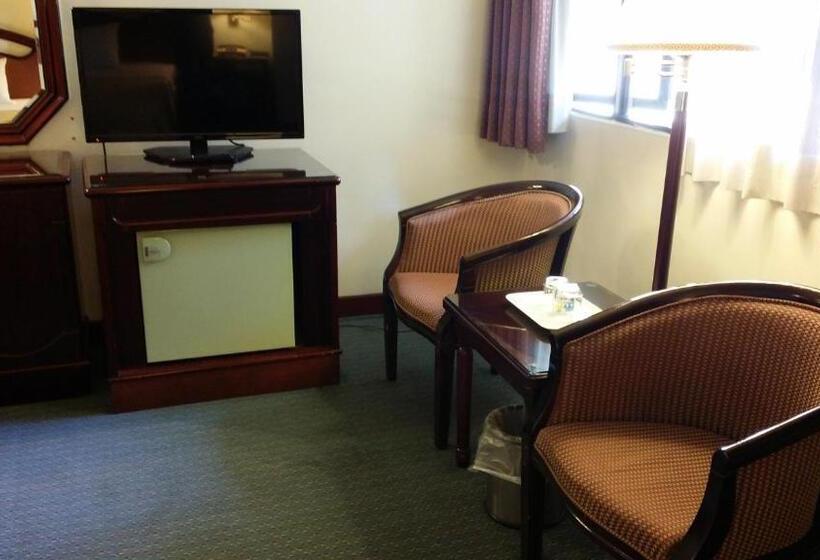 اتاق خانوادگی, Sun Wang