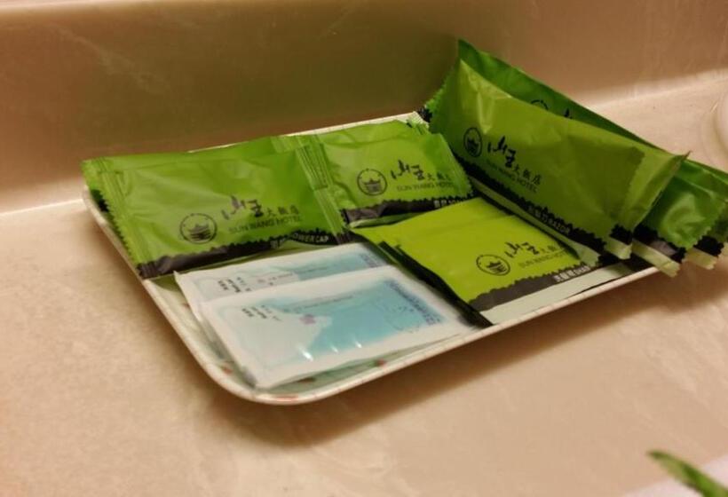 اتاق خانوادگی, Sun Wang