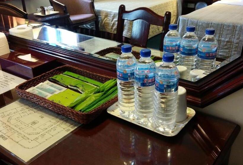 اتاق خانوادگی, Sun Wang