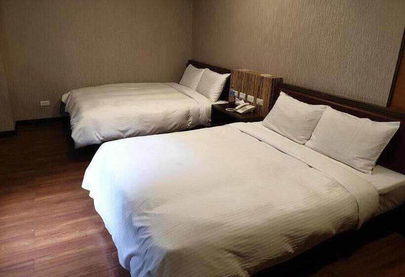 اتاق پریمیوم چهارنفره, Sun Wang