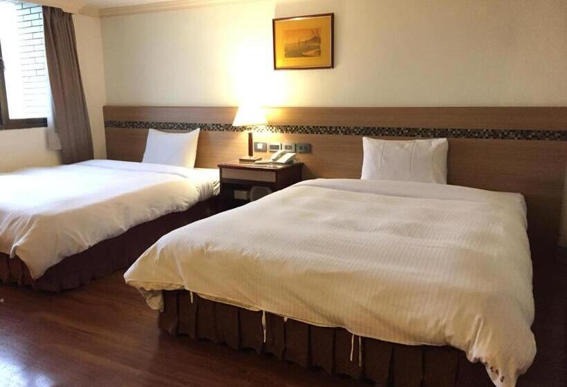 اتاق پریمیوم چهارنفره, Sun Wang