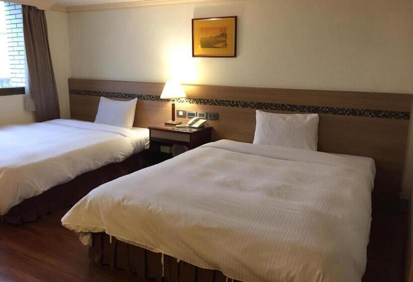 اتاق پریمیوم چهارنفره, Sun Wang