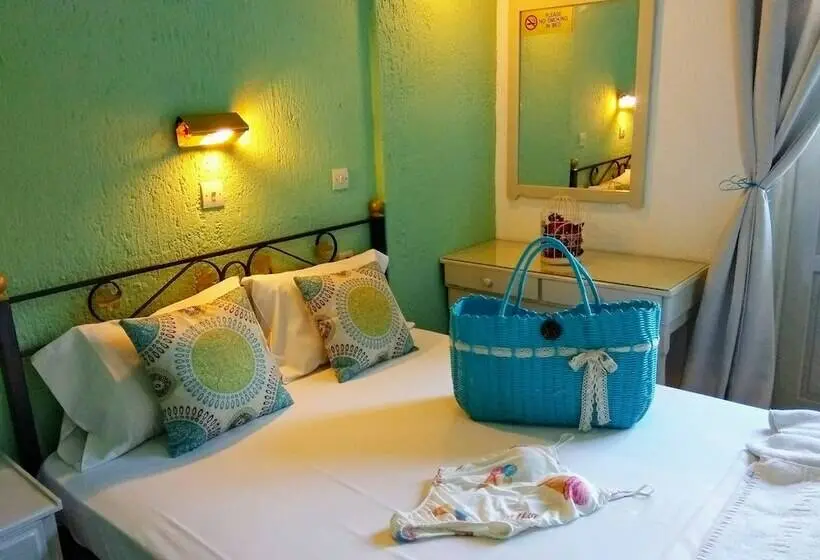 スタンダードスタジオ, Orion Apartments