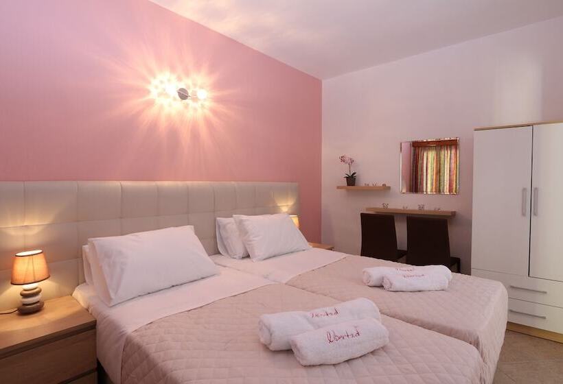 Habitación Familiar, Villa Libertad