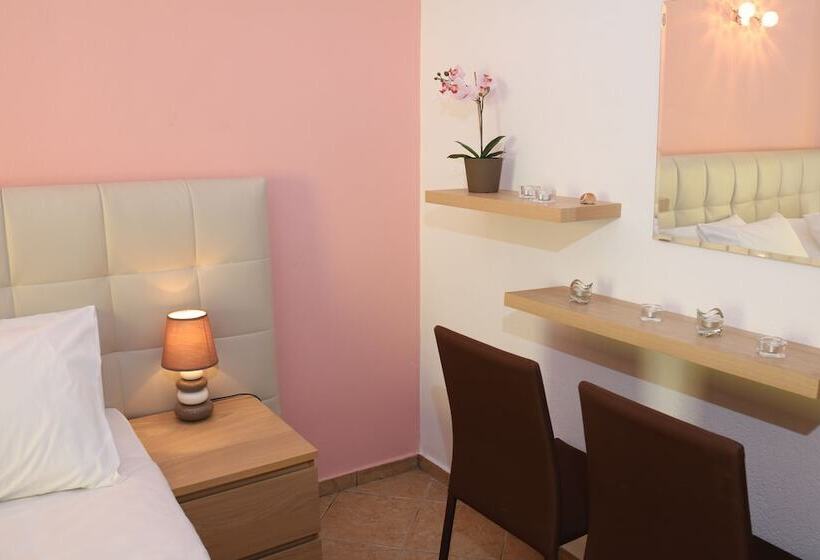 Family Room, Villa Libertad