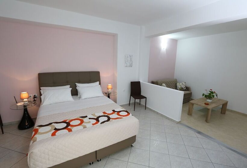 Habitación Triple Estándar, Villa Libertad