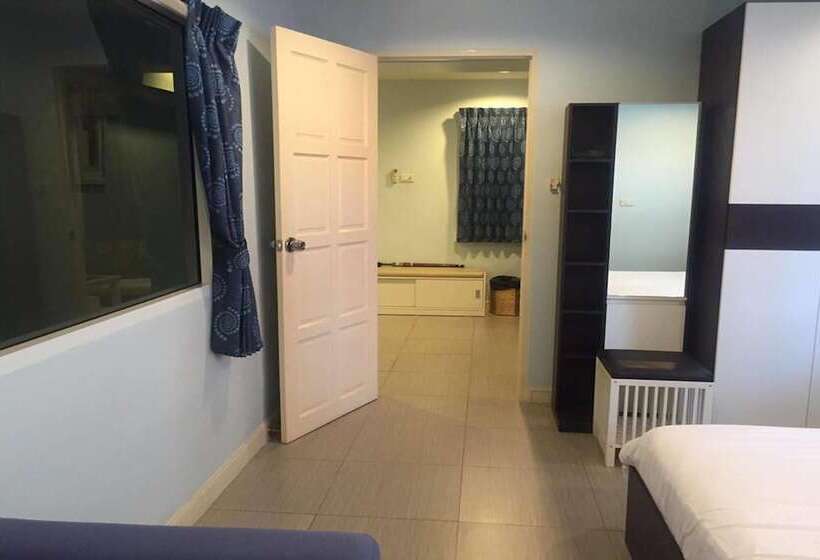 Полулюкс, 999 Triple Nine Boutique