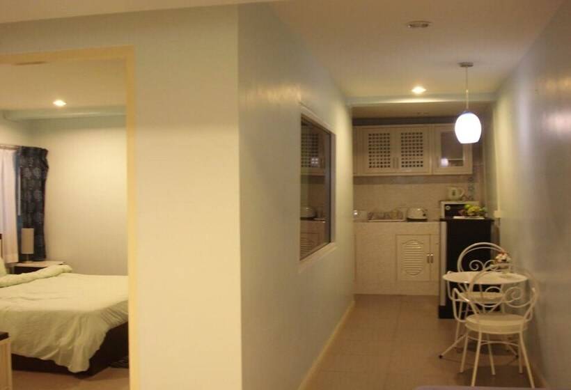 Полулюкс, 999 Triple Nine Boutique