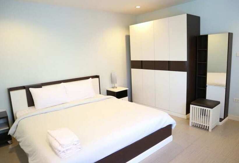 Полулюкс, 999 Triple Nine Boutique