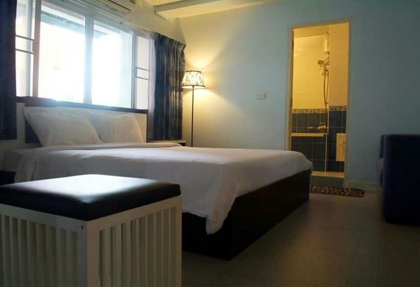 Полулюкс, 999 Triple Nine Boutique