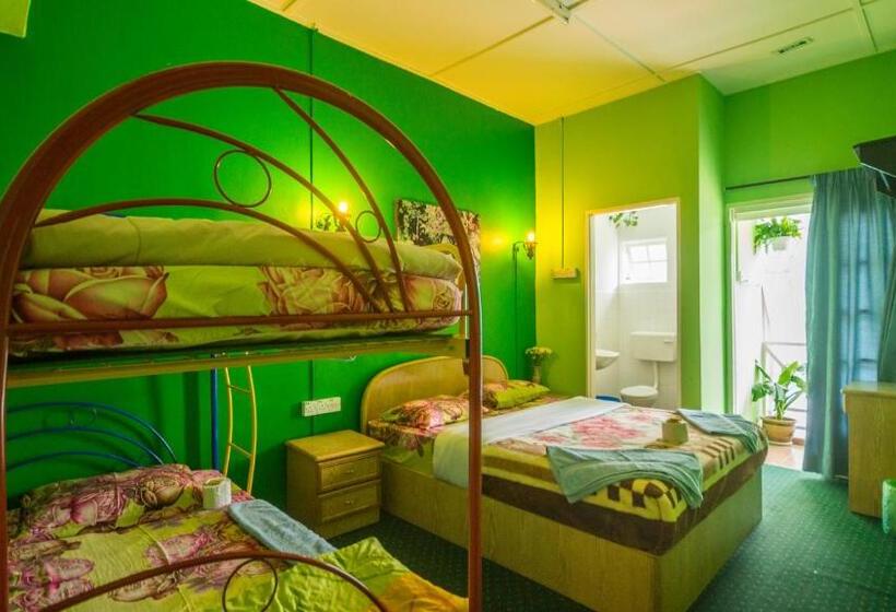 غرفة عائلية, Orchid Haven