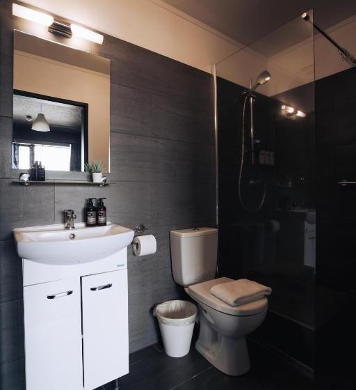 اتاق استاندارد یک نفره, Brim