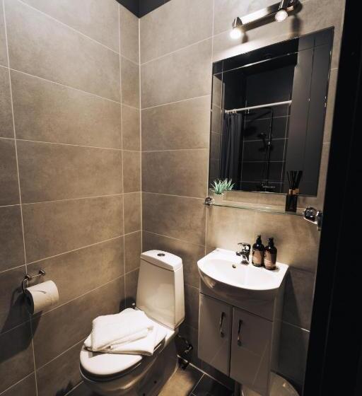 اتاق استاندارد یک نفره, Brim