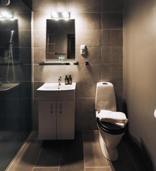 اتاق خانوادگی, Brim